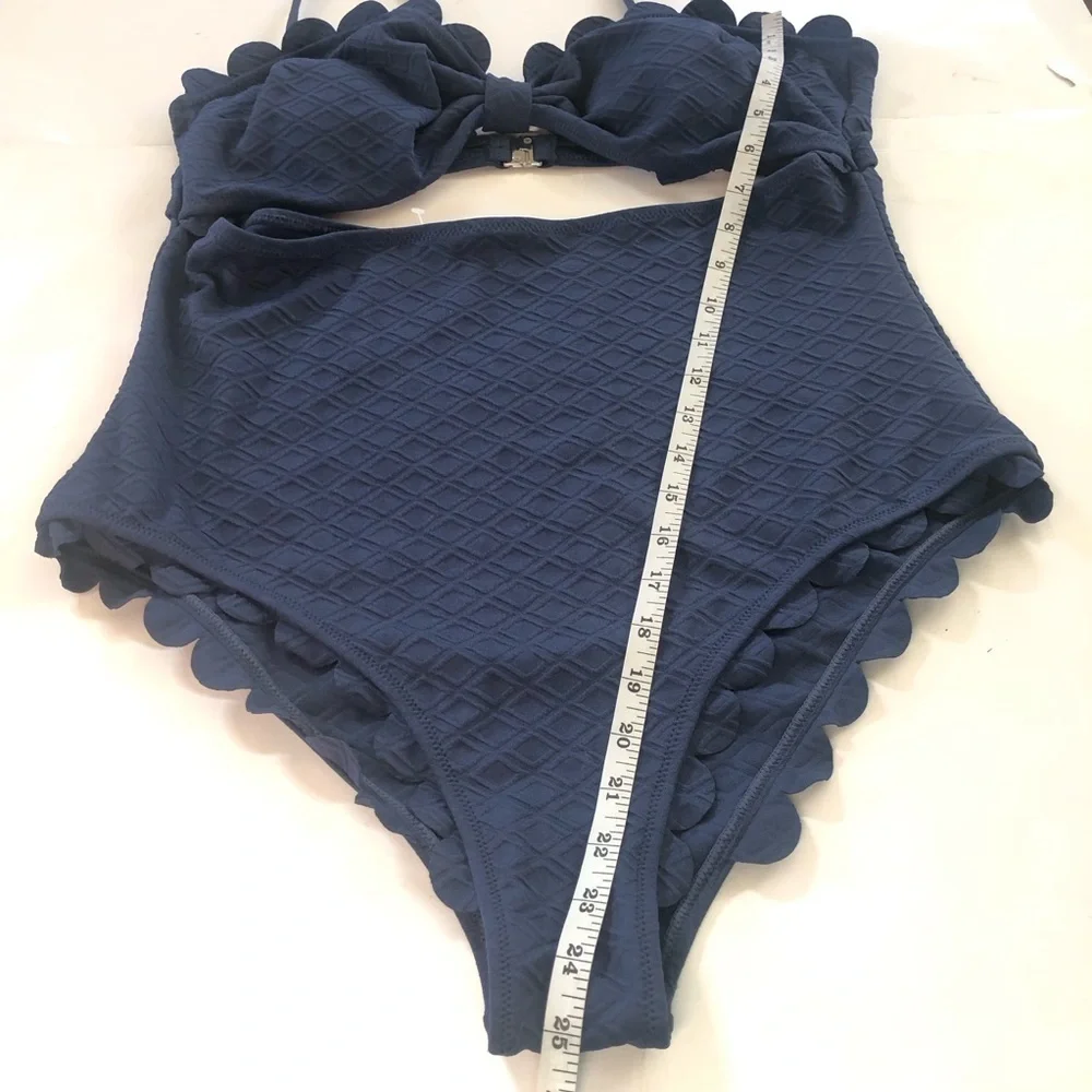 Cupshe Women’s Cutout Scallop Trim Texturized One Piece Swimsuit Size XL